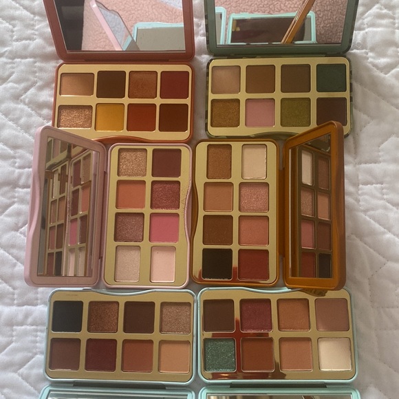 Too Faced Mini Pallettes - Picture 2 of 2